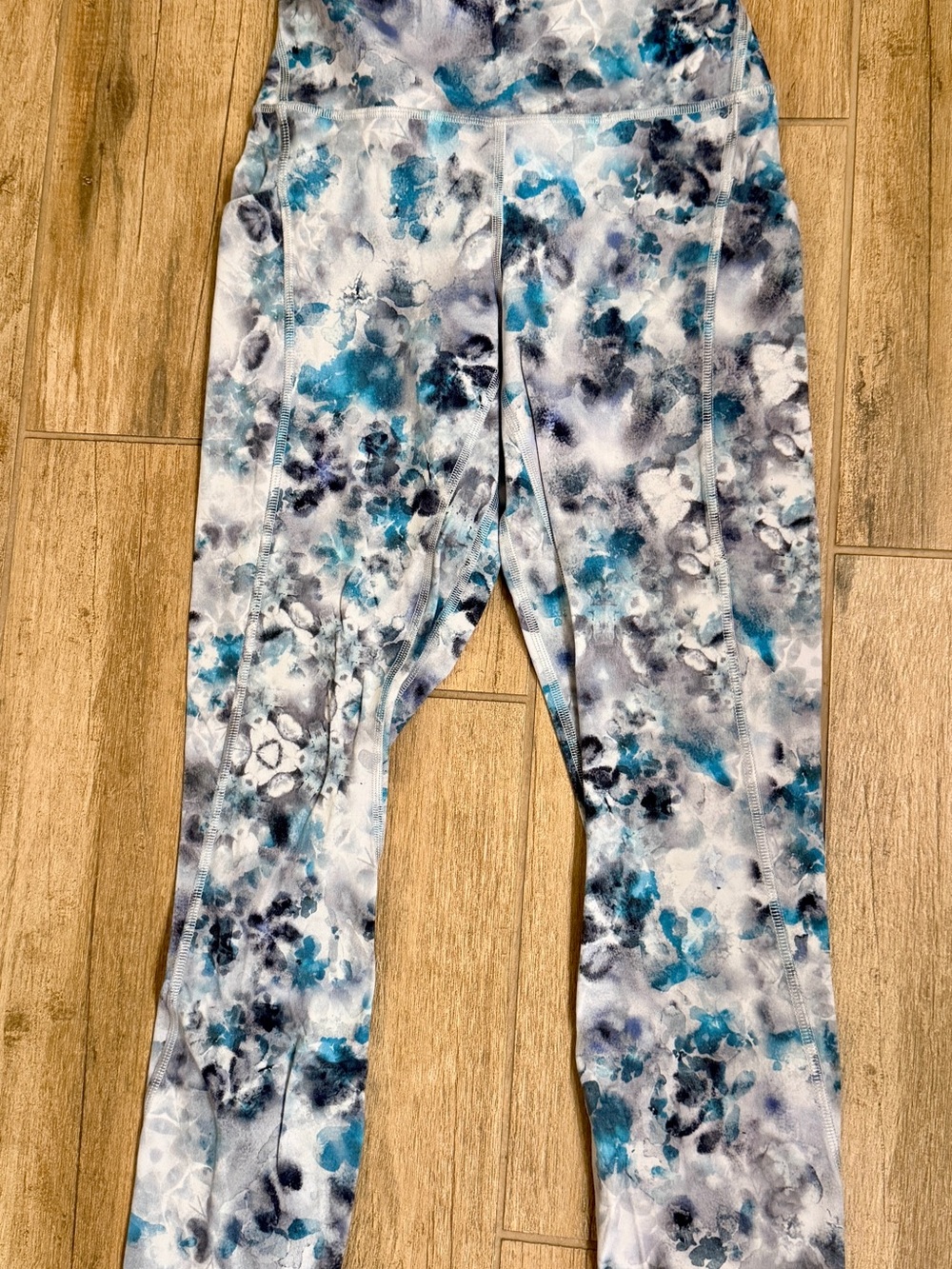 lululemon athletica Blue Teal and Gray abstract/Tye dye  Print Leggings